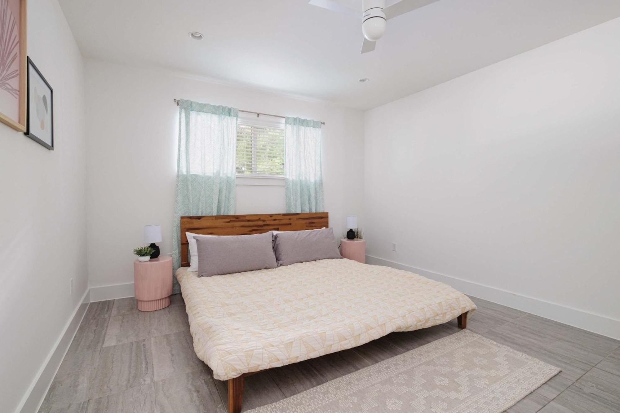 Chic Clarksville 2Br Condo Near Downtown Остин Экстерьер фото