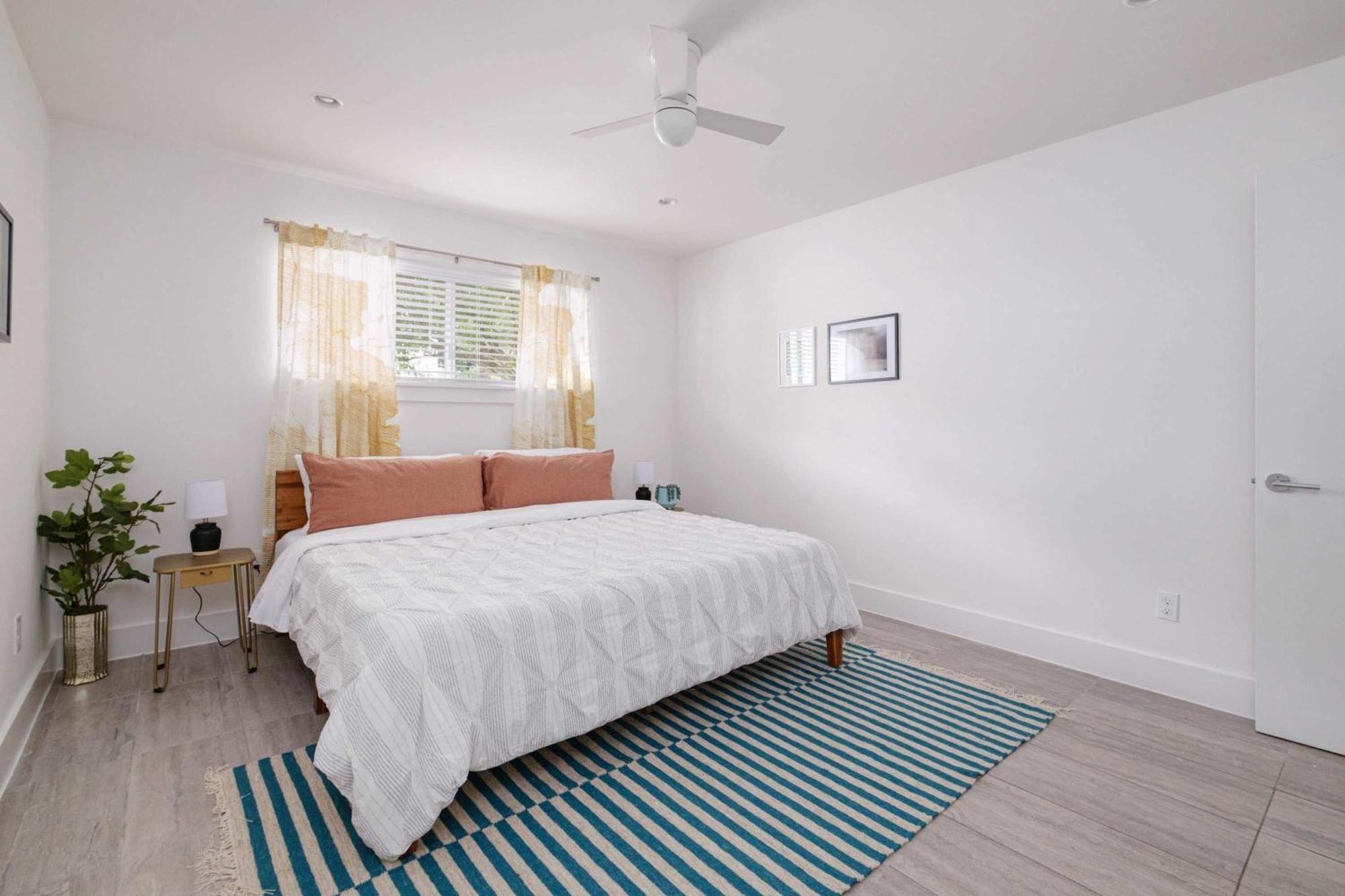 Chic Clarksville 2Br Condo Near Downtown Остин Экстерьер фото