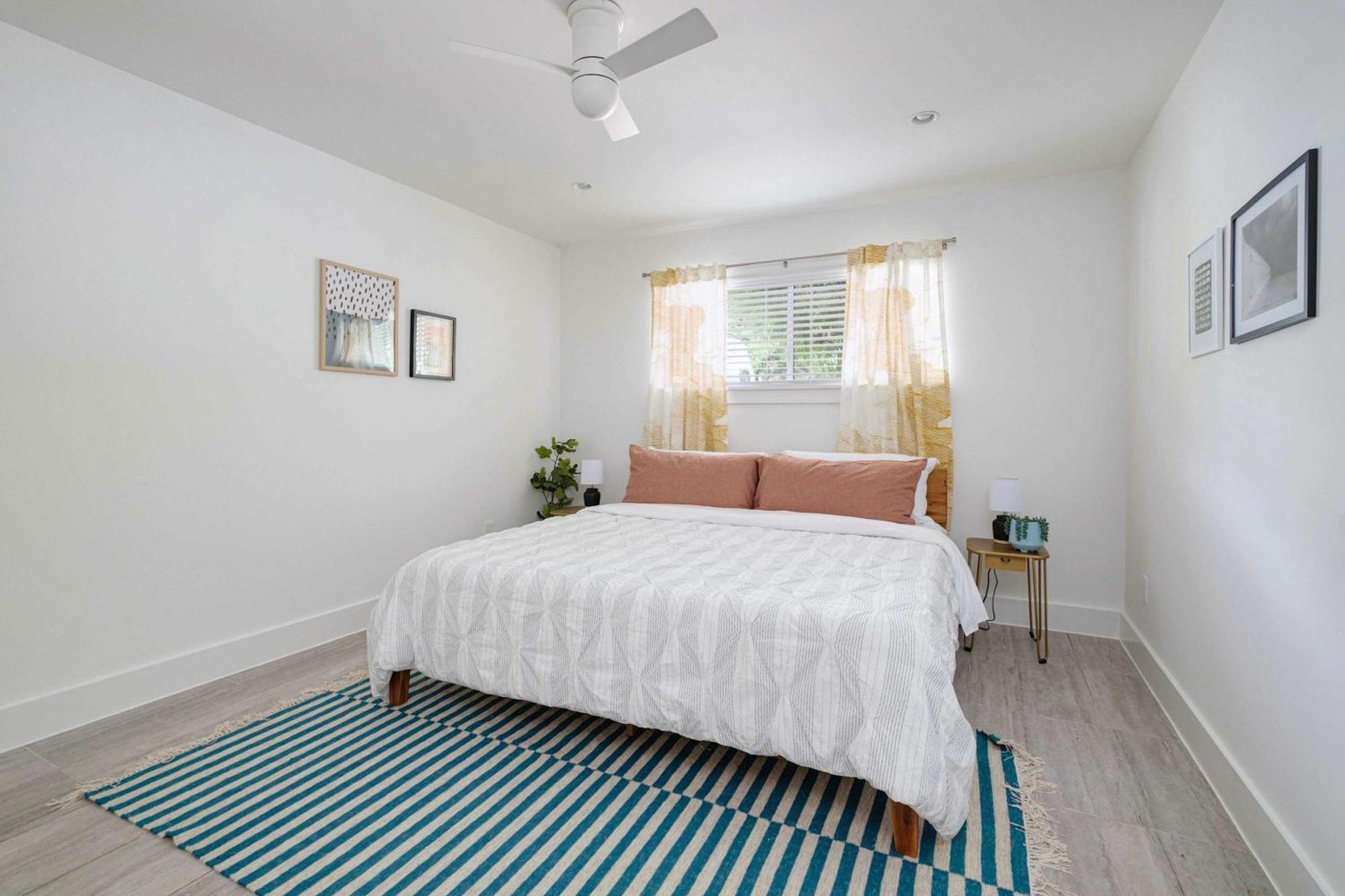 Chic Clarksville 2Br Condo Near Downtown Остин Экстерьер фото