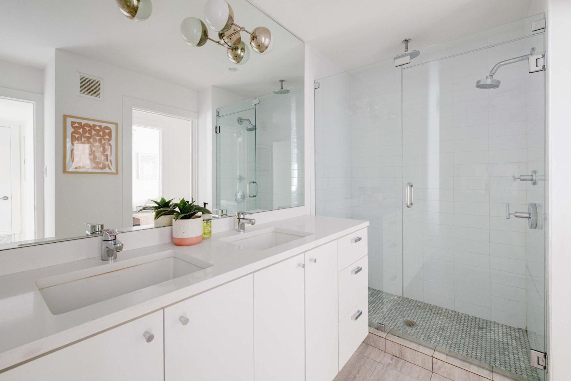 Chic Clarksville 2Br Condo Near Downtown Остин Экстерьер фото